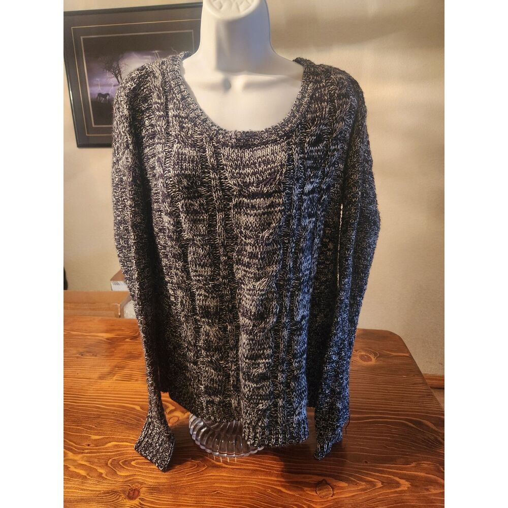SO Women's Black and White Knitted Sweater Size L Colorblock Crewneck Pullover